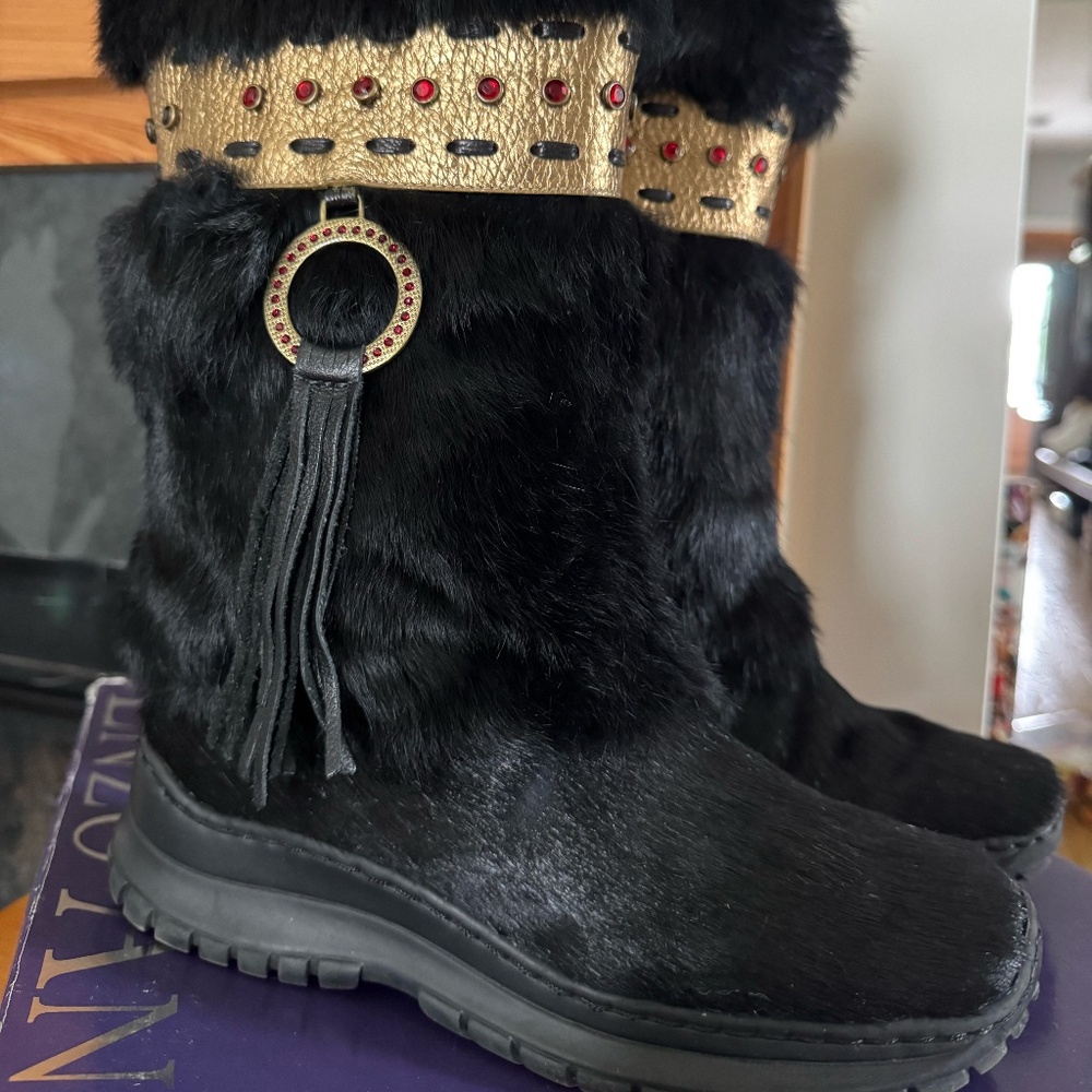 ❌❌❌❌❌SOLD ❌❌❌❌❌Enzo Angiolini Rabbit Fur and Leather Boots Size 7 Womens